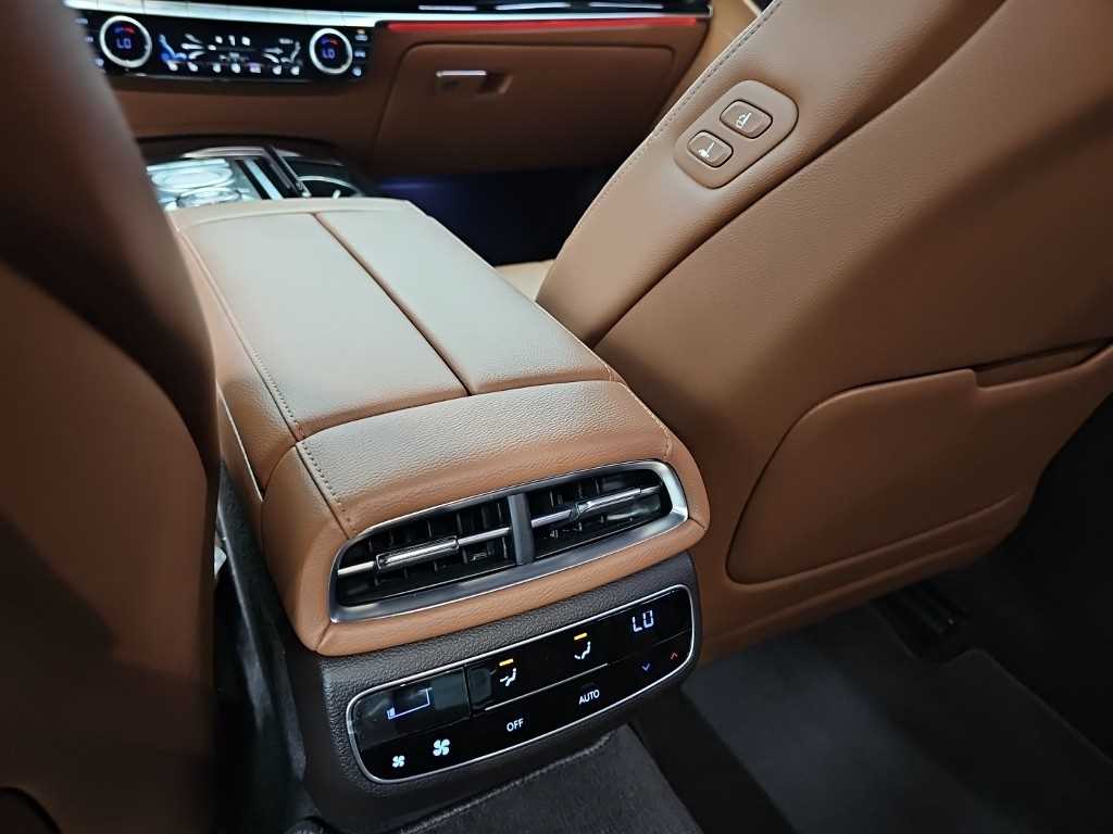 Genesis G80 — photo 13