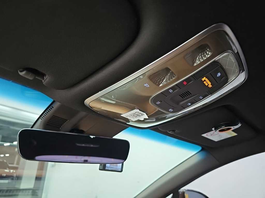 Genesis G80 — photo 16