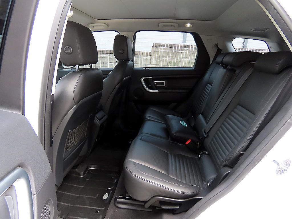 Land Rover Discovery Sport — photo 06