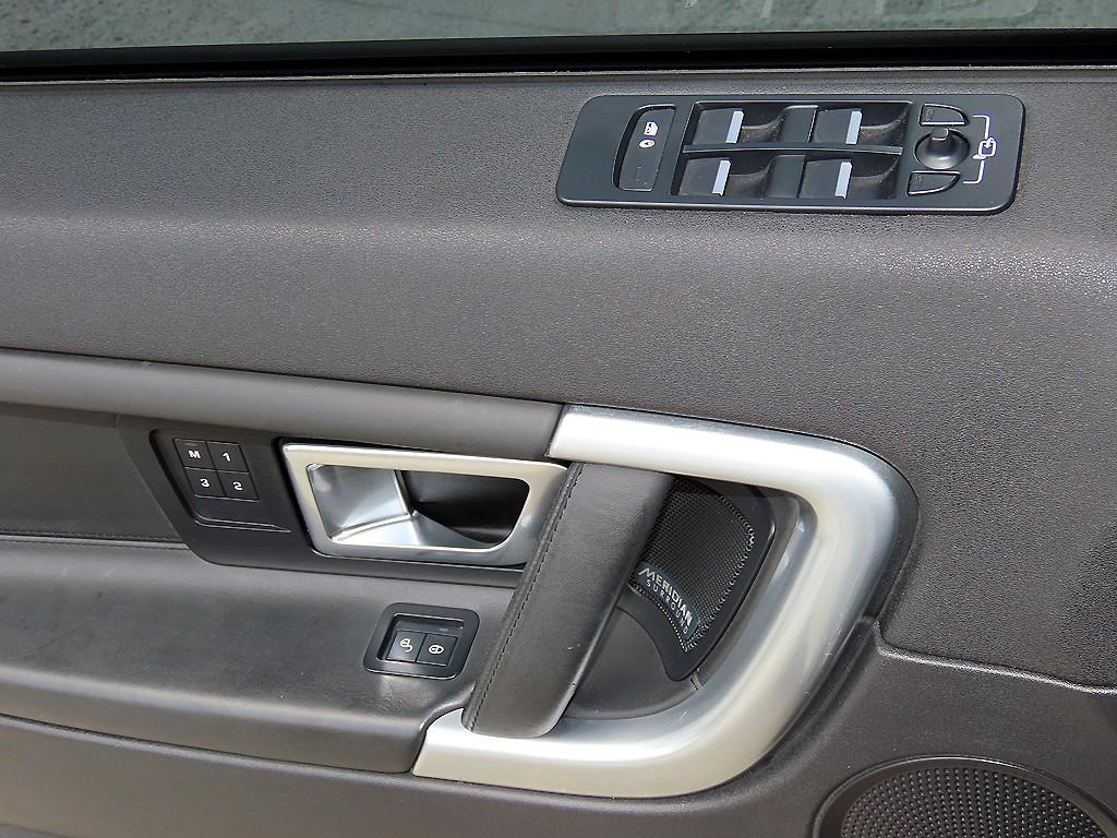 Land Rover Discovery Sport — photo 11