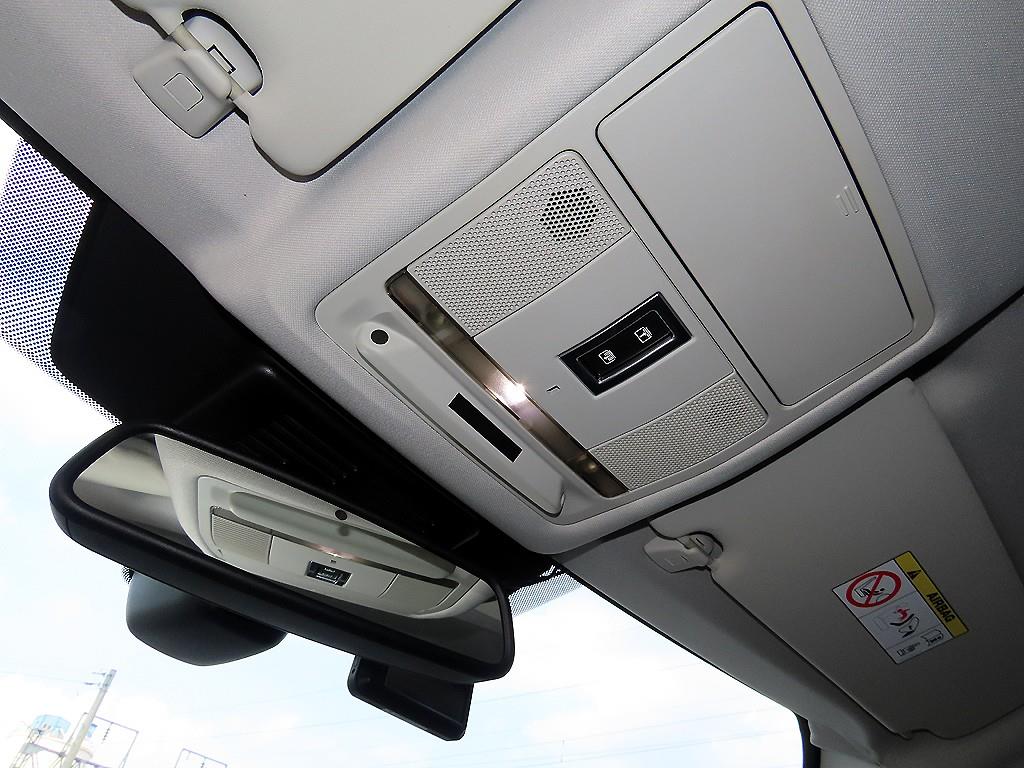 Land Rover Discovery Sport — photo 12