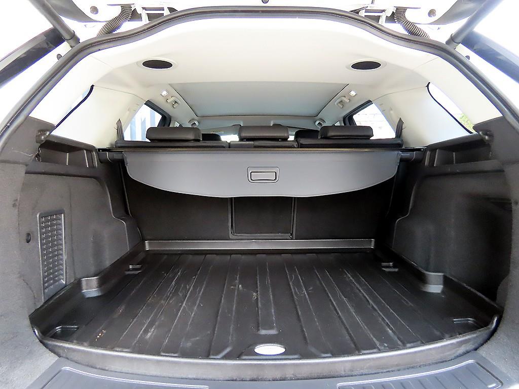 Land Rover Discovery Sport — photo 18
