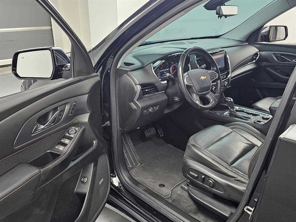 CHEVROLET Traverse — photo 11