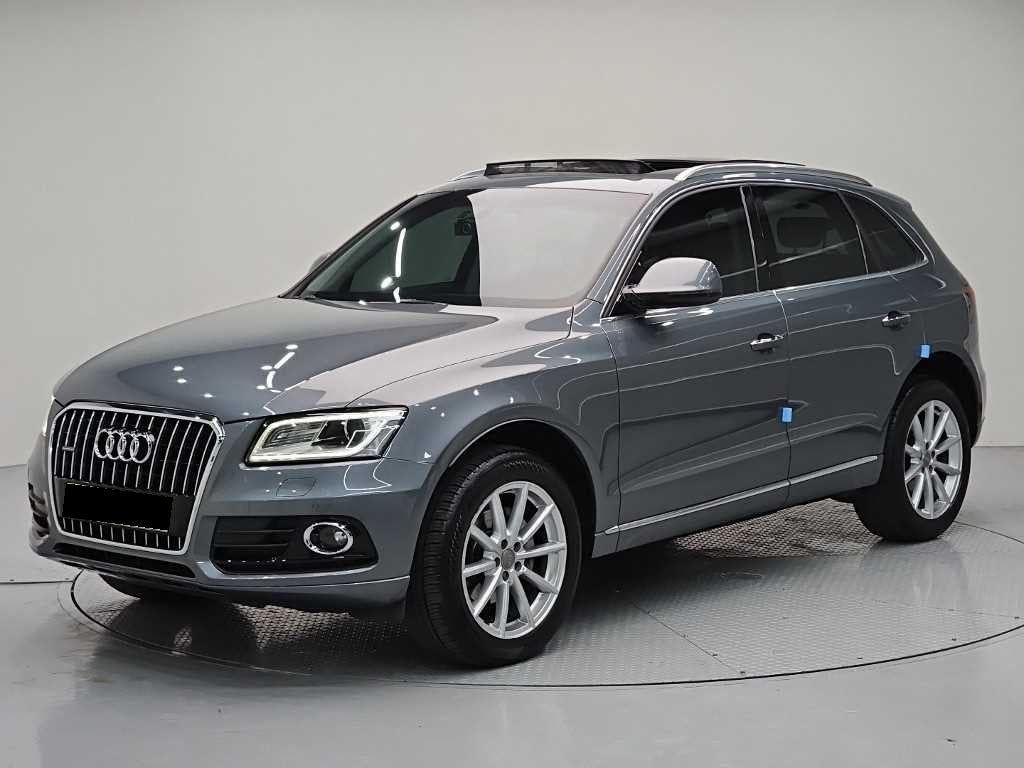 Audi Q5 — photo 01