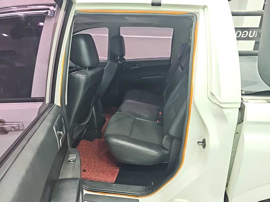 KGM KORANDO — photo 12