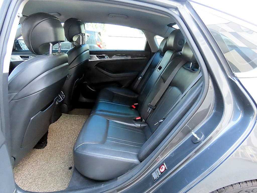 Genesis G80 — photo 06