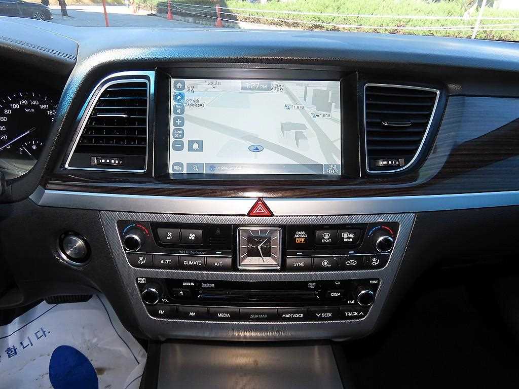 Genesis G80 — photo 14
