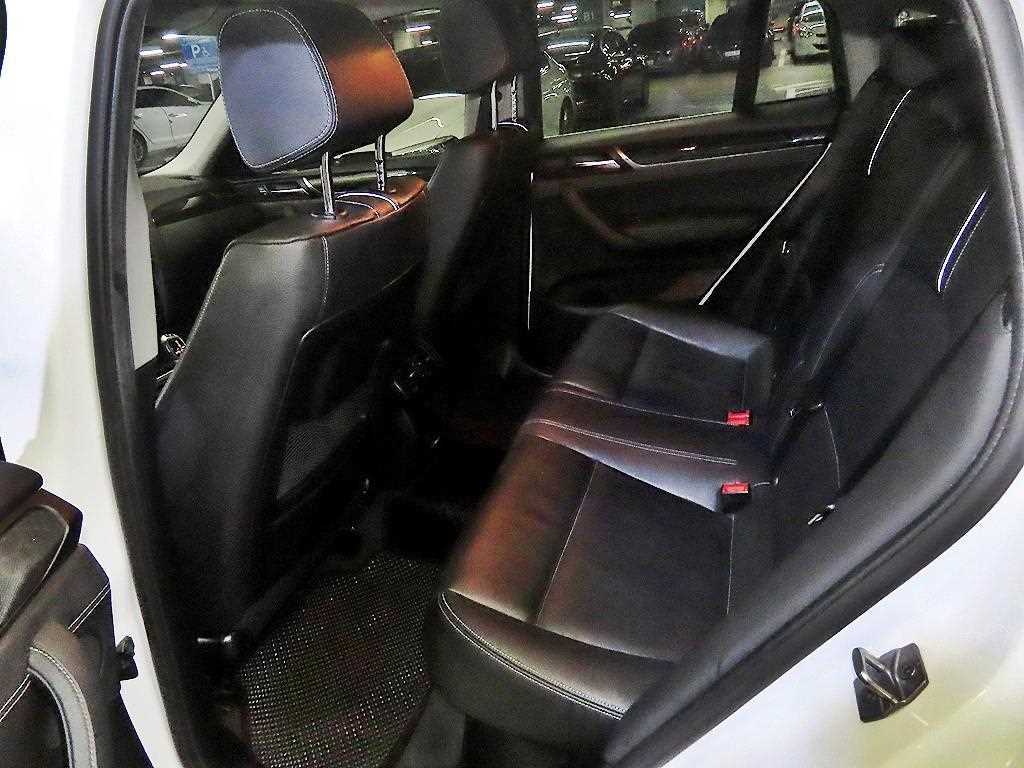 BMW X4 — photo 07
