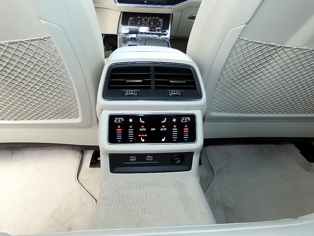Audi A7 — photo 16