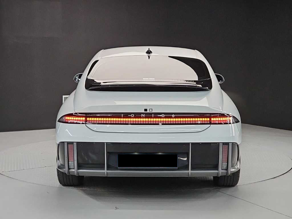 Hyundai Ioniq6 — photo 03