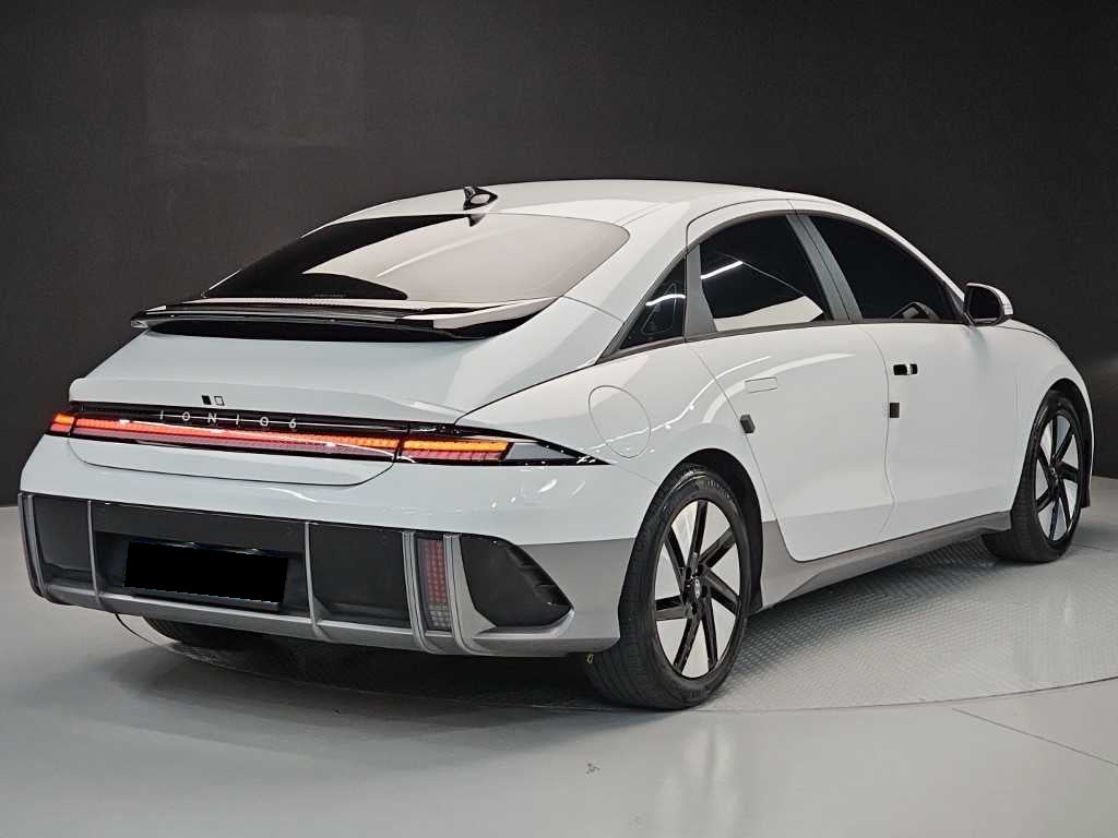 Hyundai Ioniq6 — photo 04