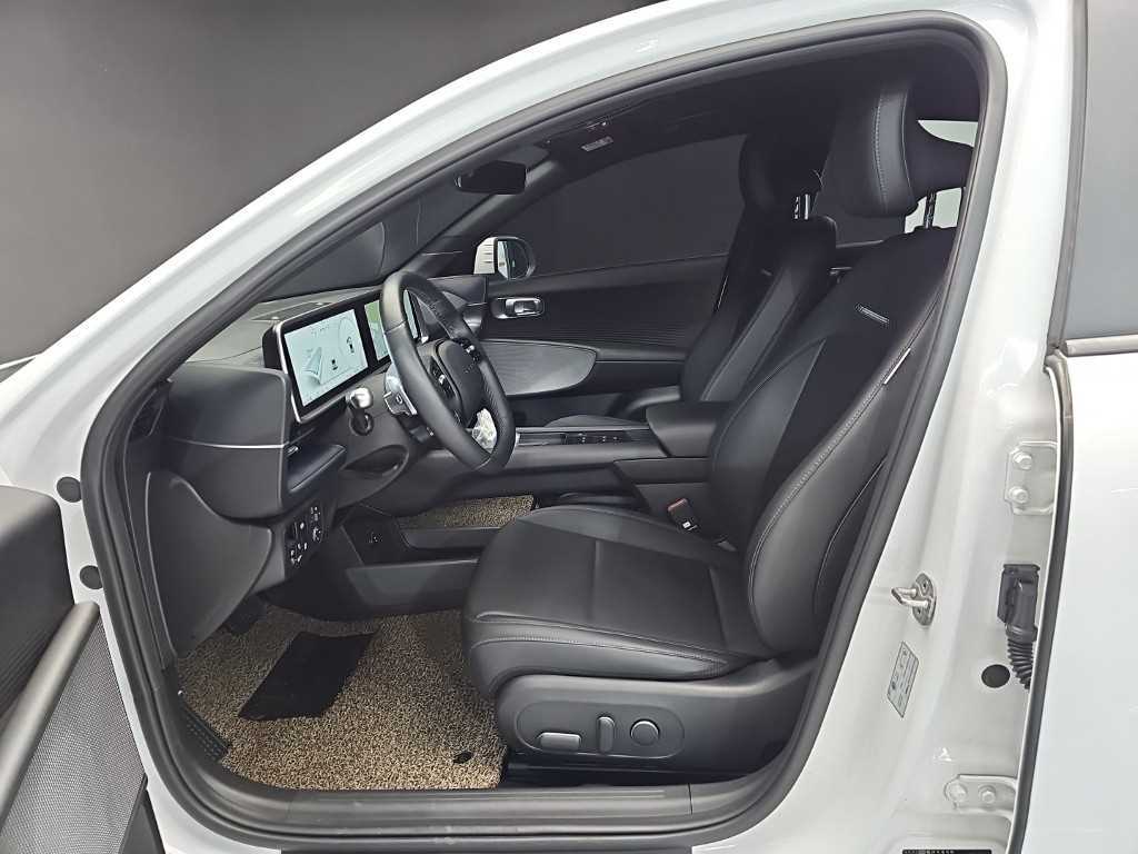 Hyundai Ioniq6 — photo 11