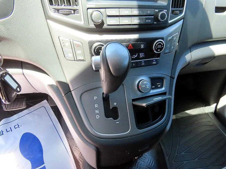 Hyundai Starex — photo 11