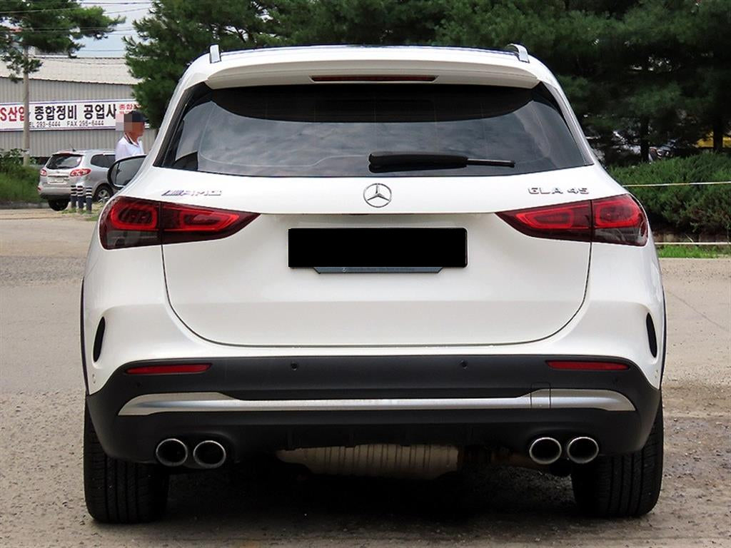 Mercedes-Benz GLA-Class — photo 04