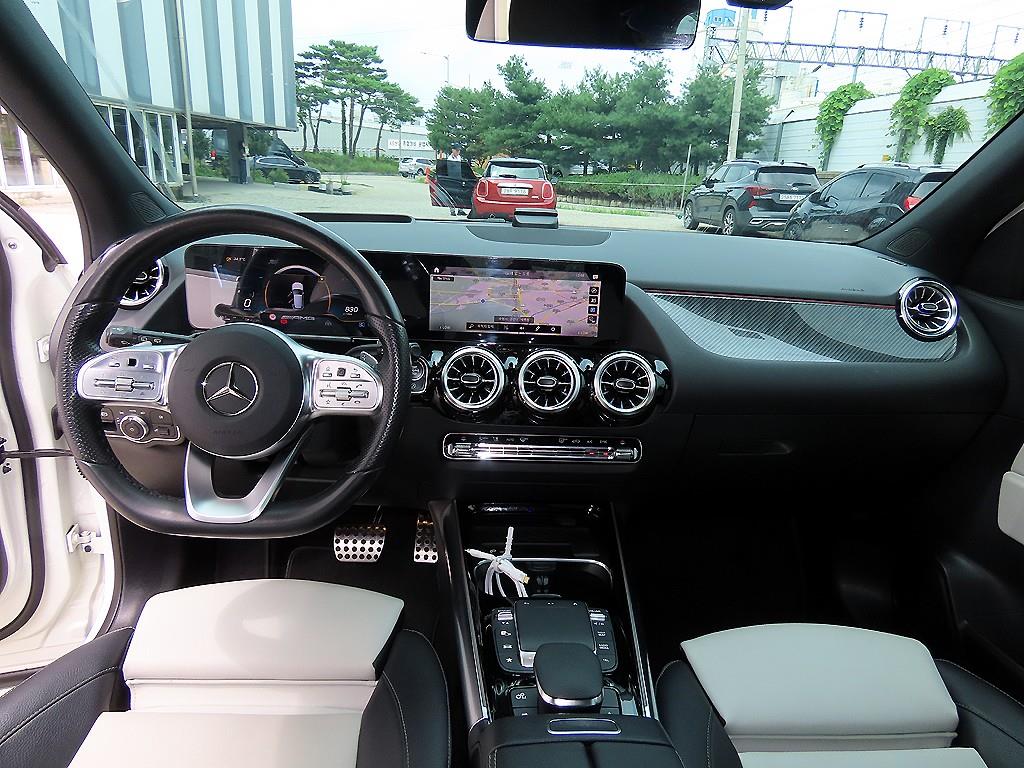 Mercedes-Benz GLA-Class — photo 07