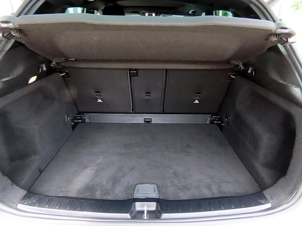 Mercedes-Benz GLA-Class — photo 17