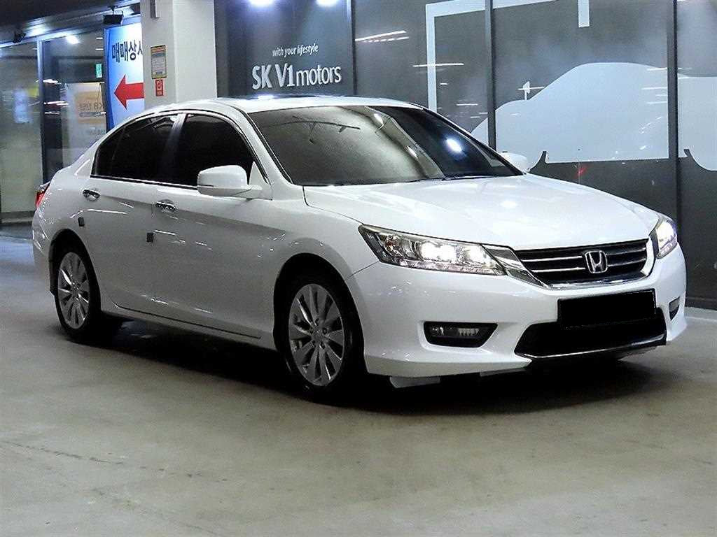 Honda Accord — photo 01