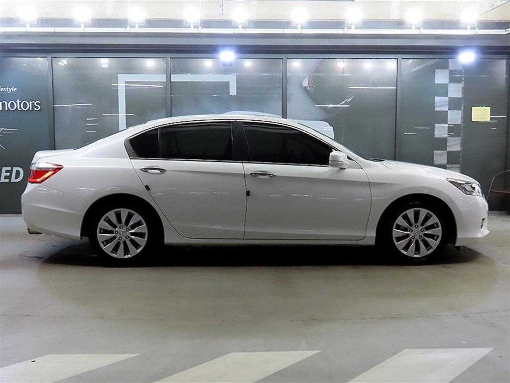 Honda Accord — photo 03