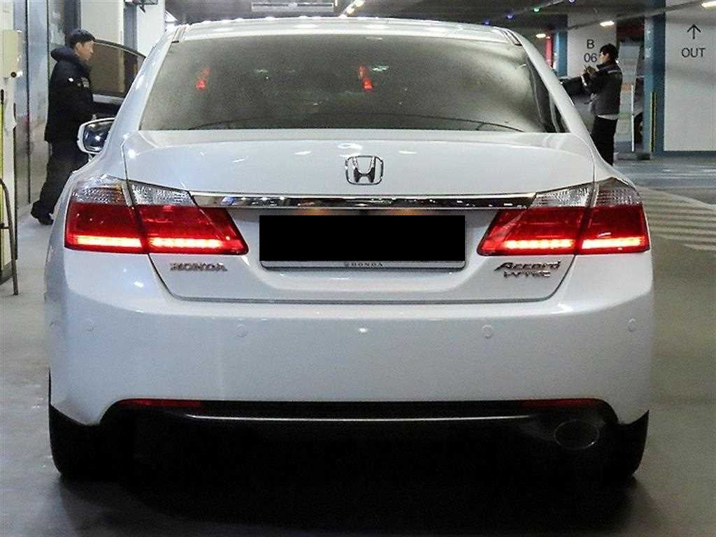 Honda Accord — photo 05