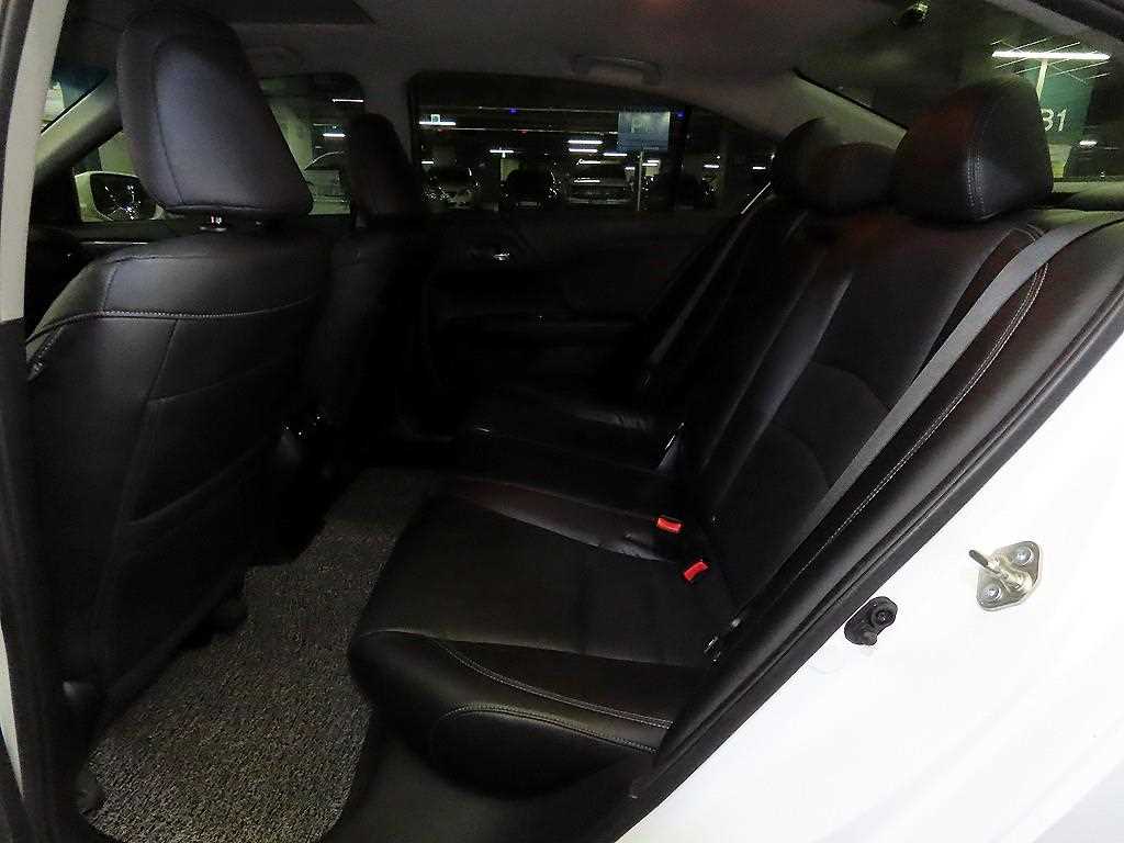 Honda Accord — photo 07