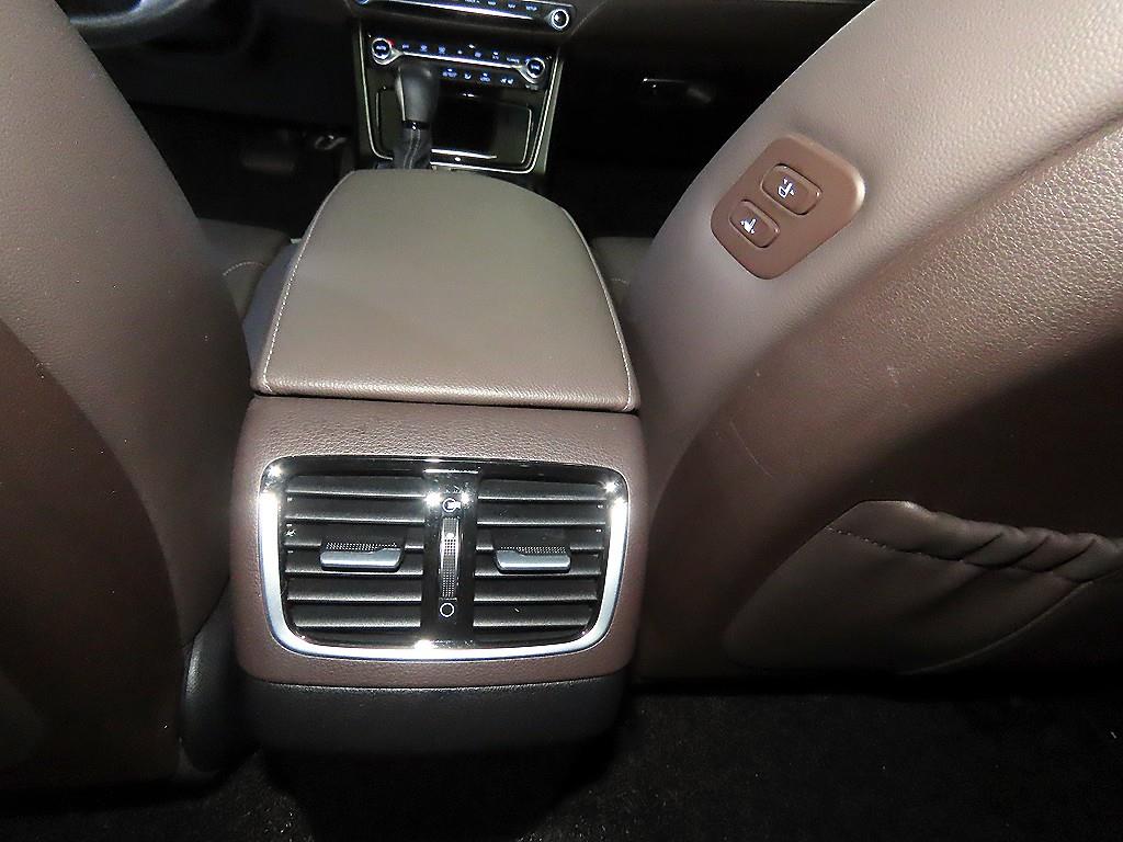 Hyundai Grandeur — photo 17
