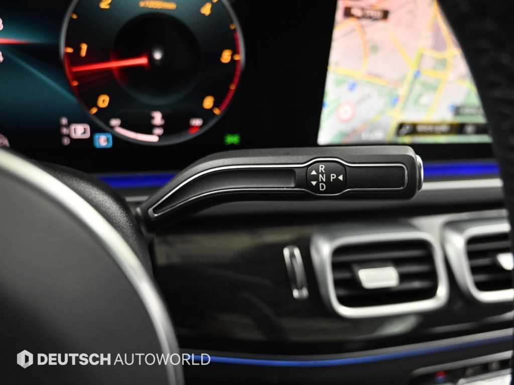 Mercedes-Benz GLE-Class — photo 09