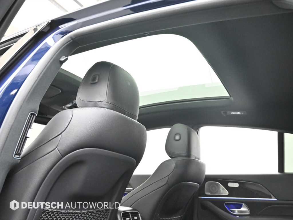 Mercedes-Benz GLE-Class — photo 18