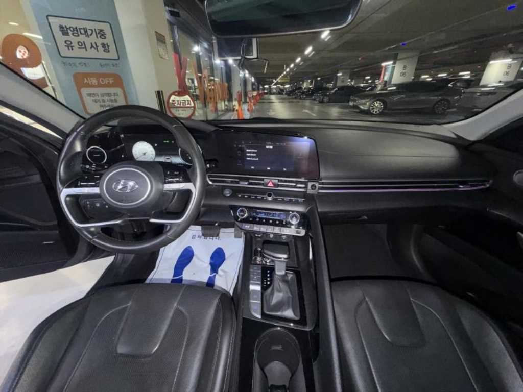 Hyundai Avante — photo 06