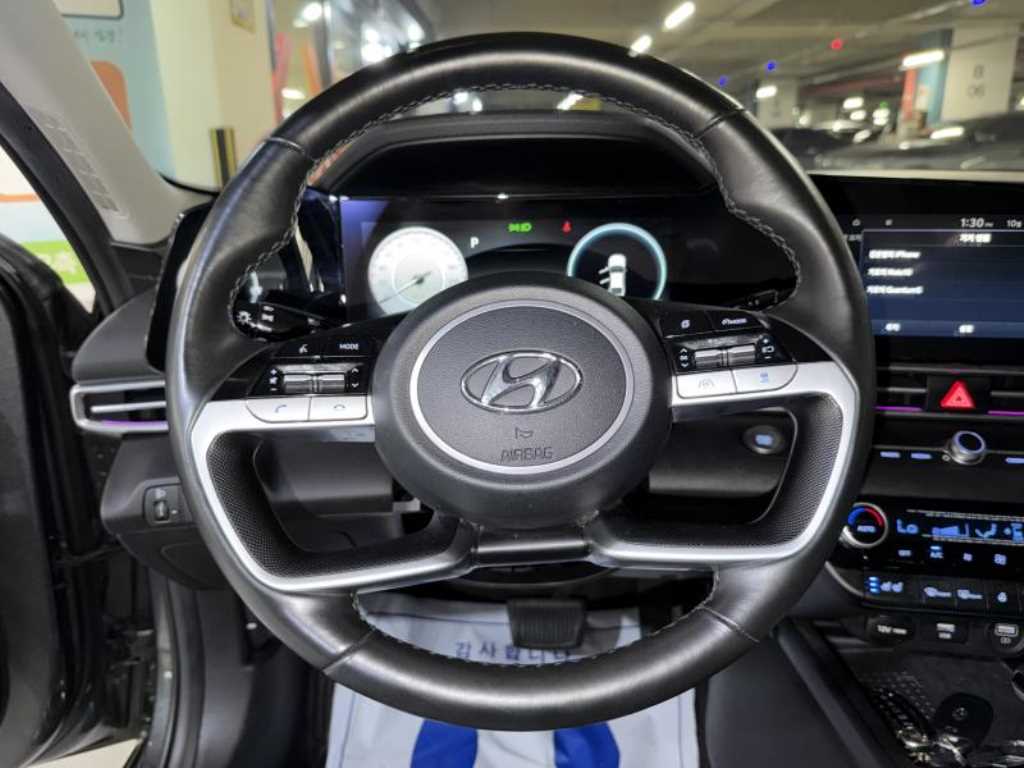 Hyundai Avante — photo 09