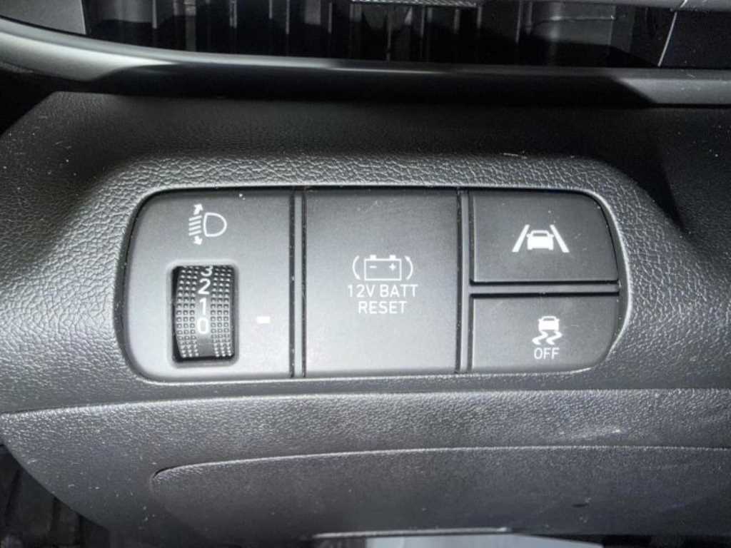Hyundai Avante — photo 15