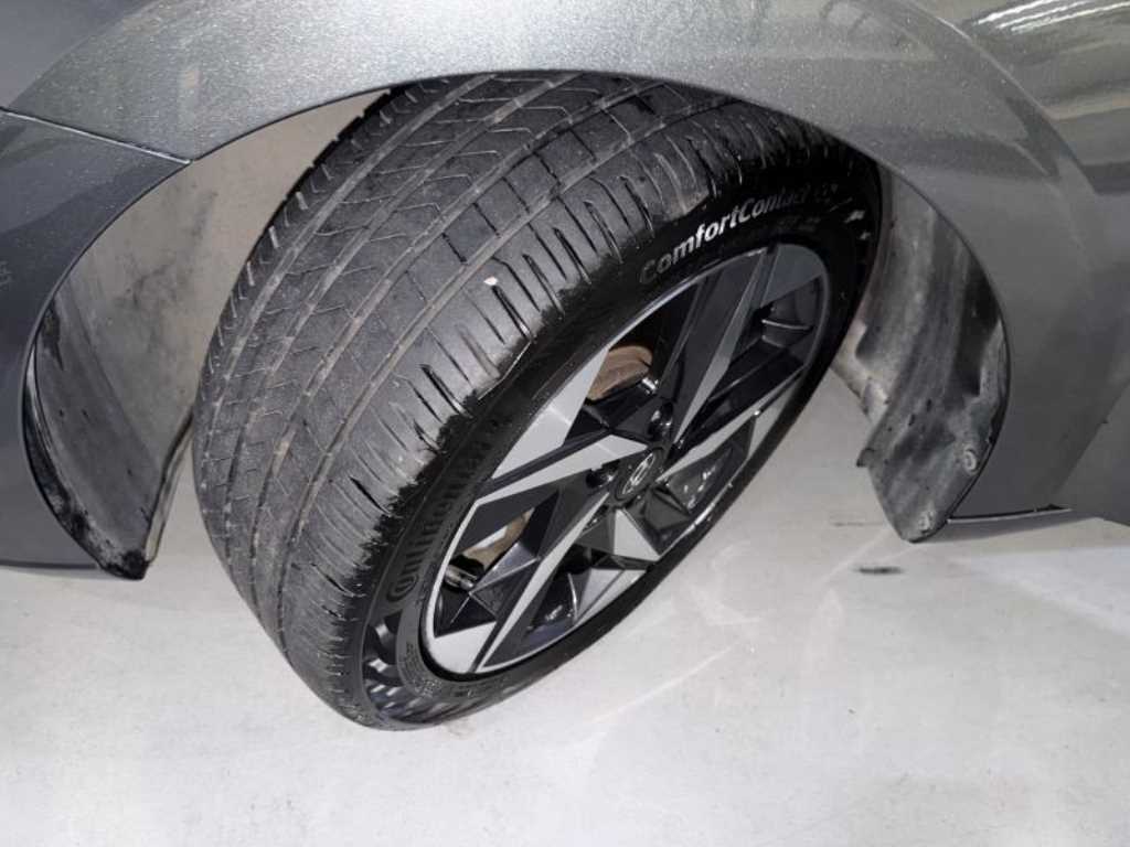 Hyundai Avante — photo 20