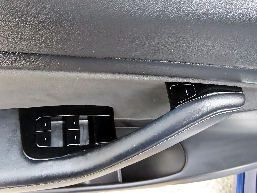 Tesla Model 3 — photo 10