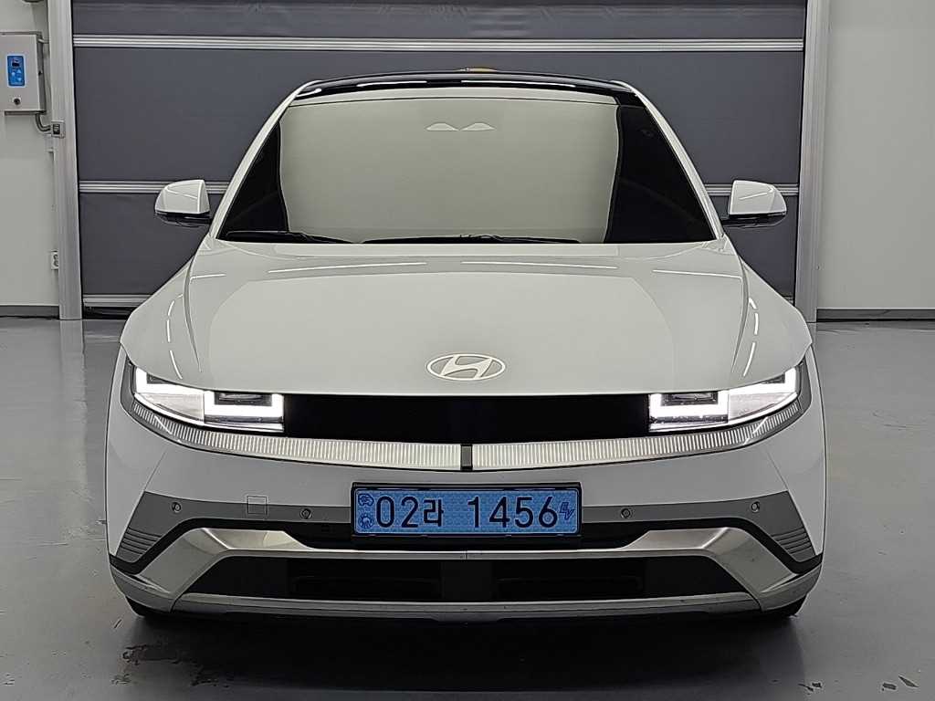 Hyundai Ioniq5 — photo 02