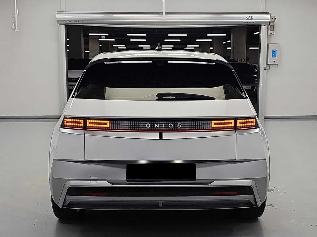 Hyundai Ioniq5 — photo 03