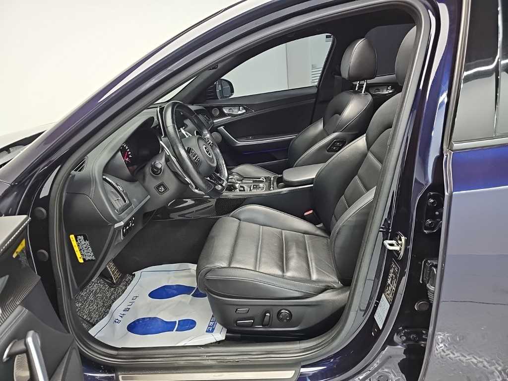 Kia Stinger — photo 11