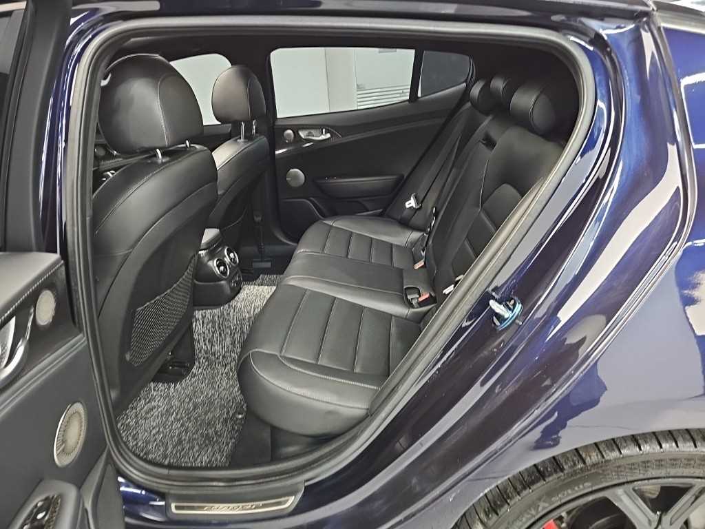 Kia Stinger — photo 12