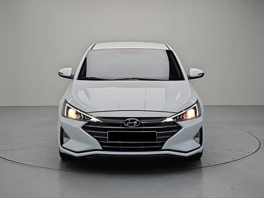 Hyundai Avante — photo 02