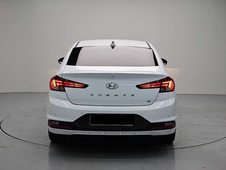 Hyundai Avante — photo 03