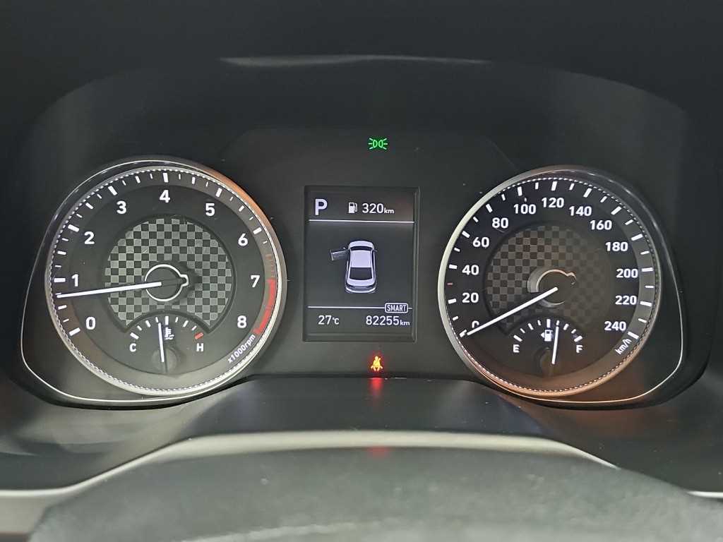 Hyundai Avante — photo 06
