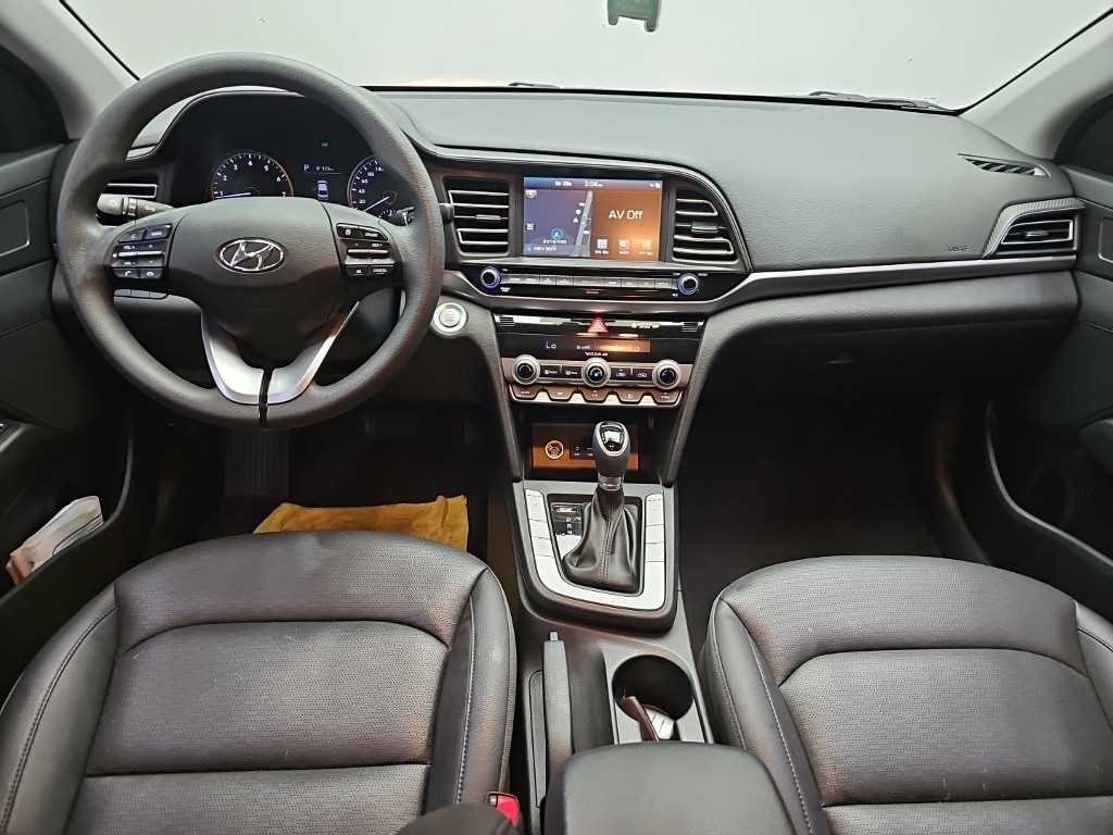 Hyundai Avante — photo 07
