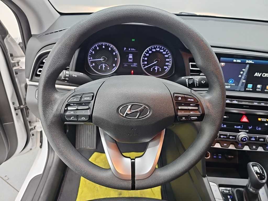 Hyundai Avante — photo 09