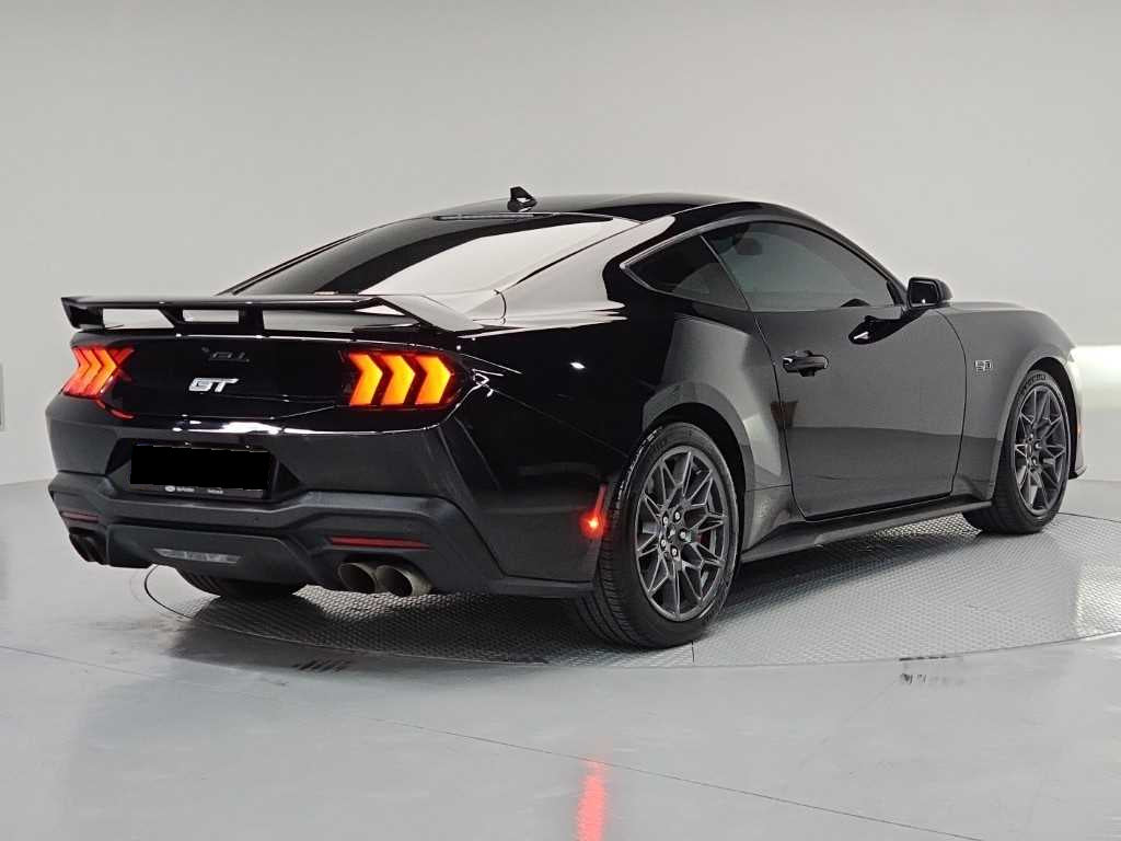 Ford Mustang — photo 04