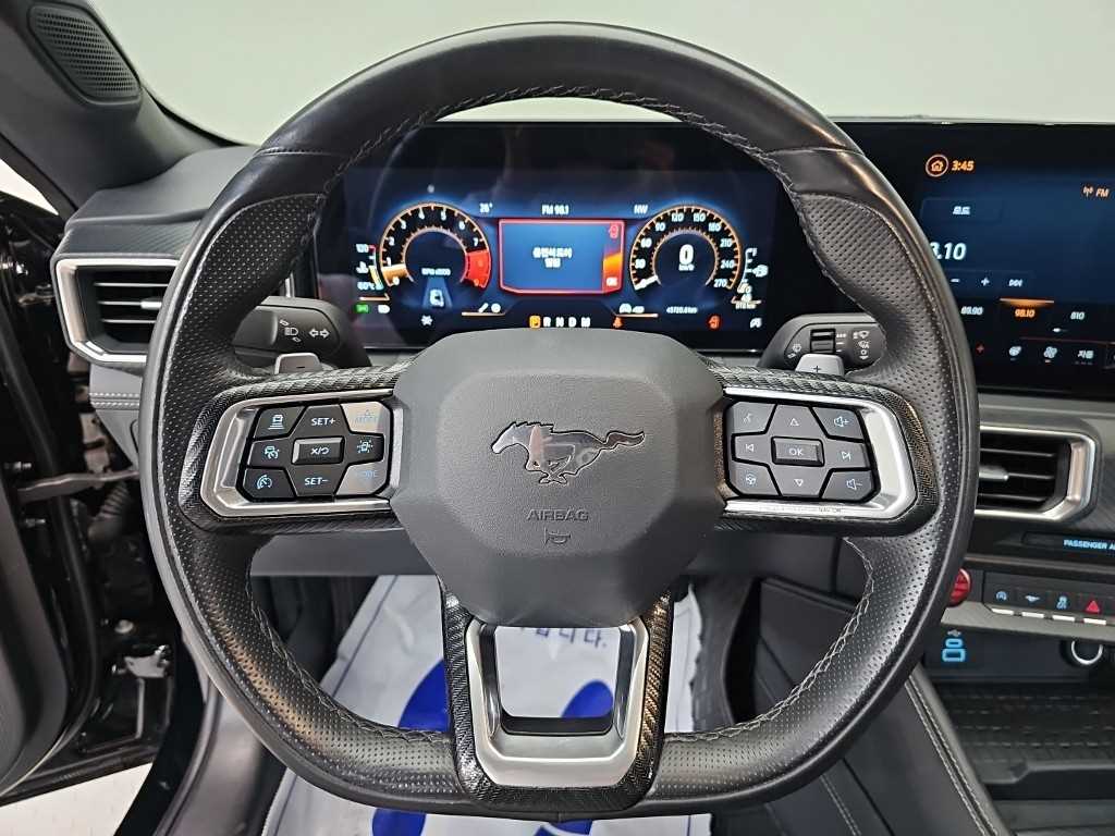 Ford Mustang — photo 09