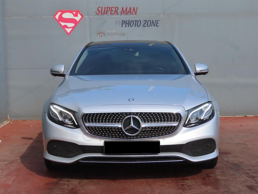 Mercedes-Benz E-Class — photo 02