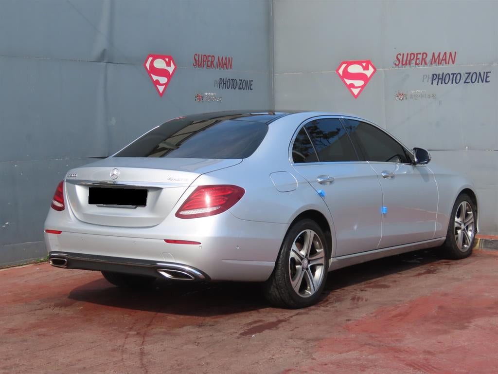 Mercedes-Benz E-Class — photo 03
