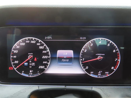 Mercedes-Benz E-Class — photo 10