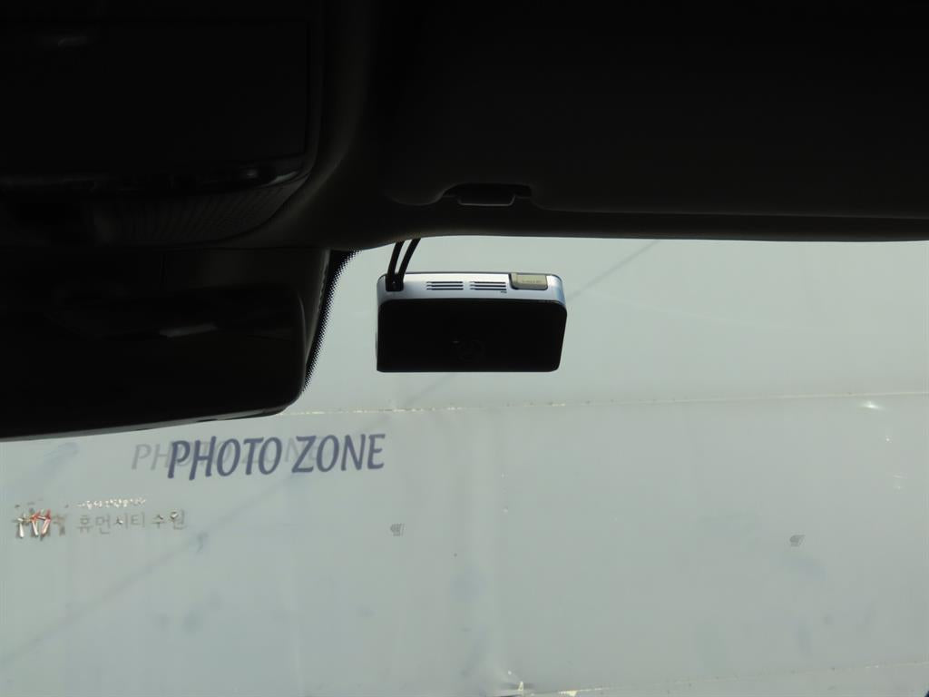 Mercedes-Benz E-Class — photo 19