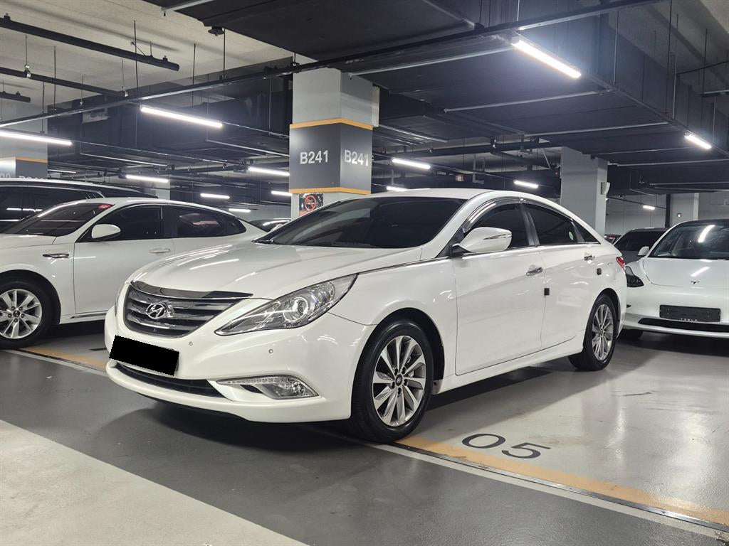 Hyundai Sonata — photo 01