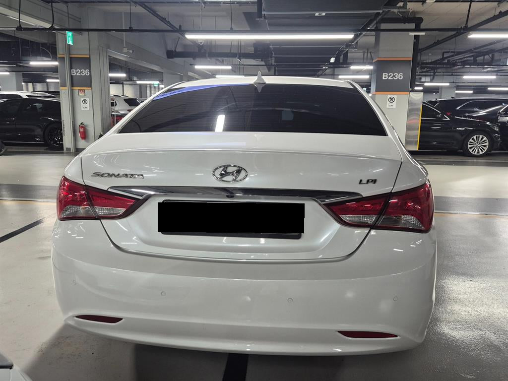 Hyundai Sonata — photo 04