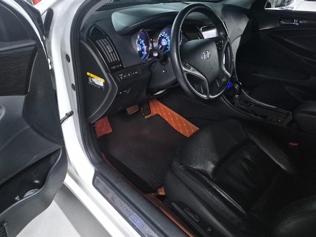 Hyundai Sonata — photo 07